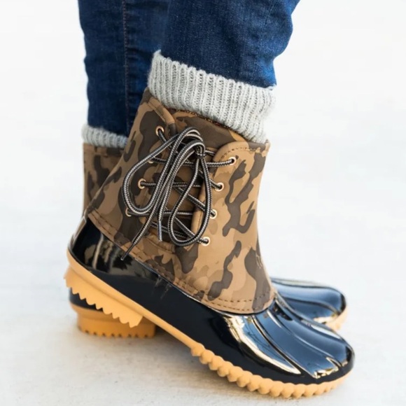 Green Camouflage Print Side Laced Duck Boots - Picture 1 of 9
